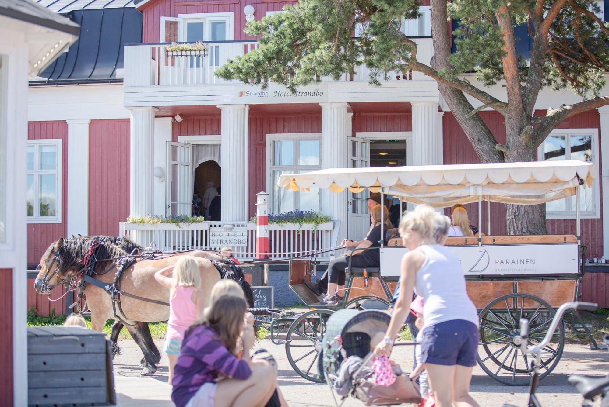 Hotel Strandbo Науво Экстерьер фото