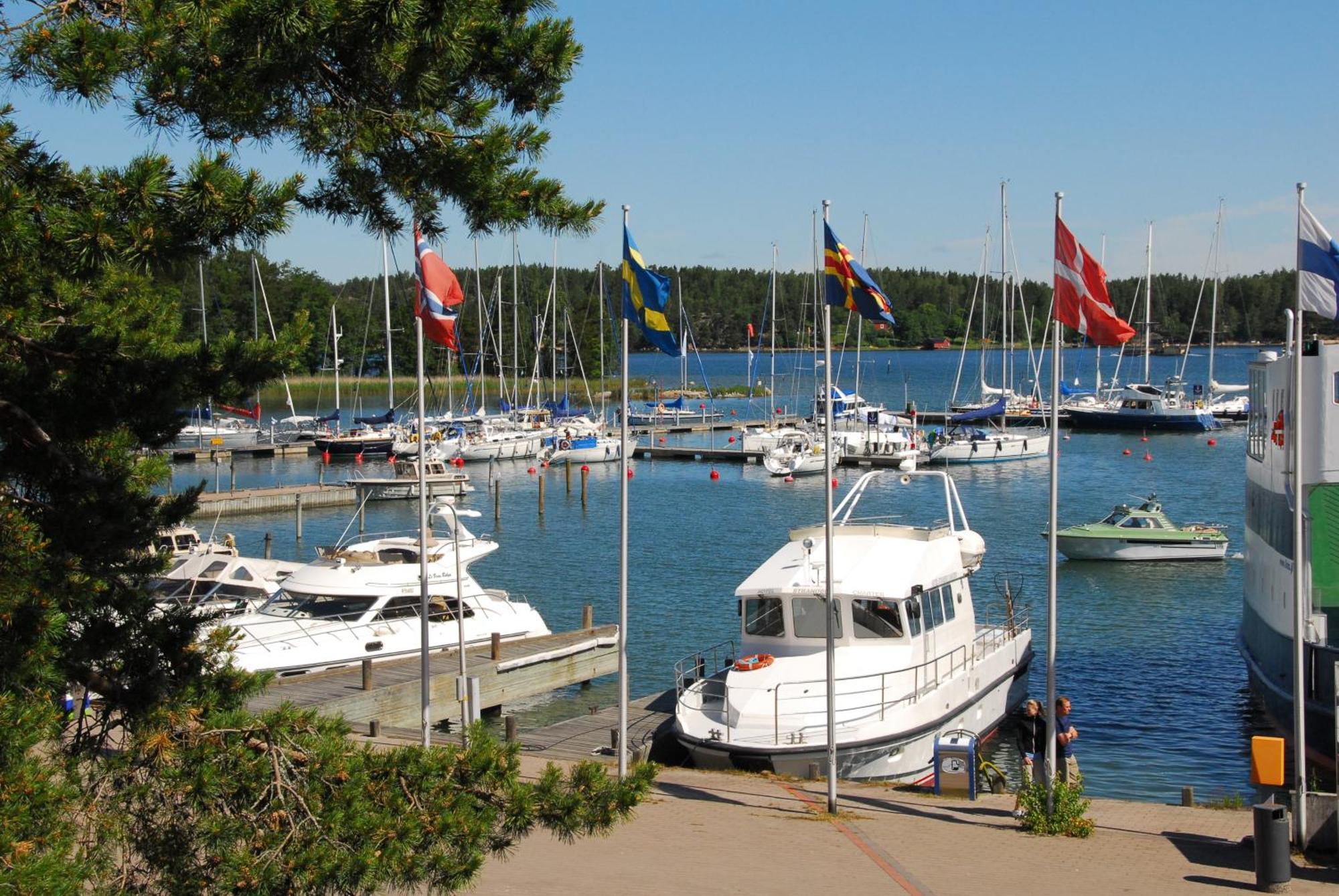 Hotel Strandbo Науво Экстерьер фото